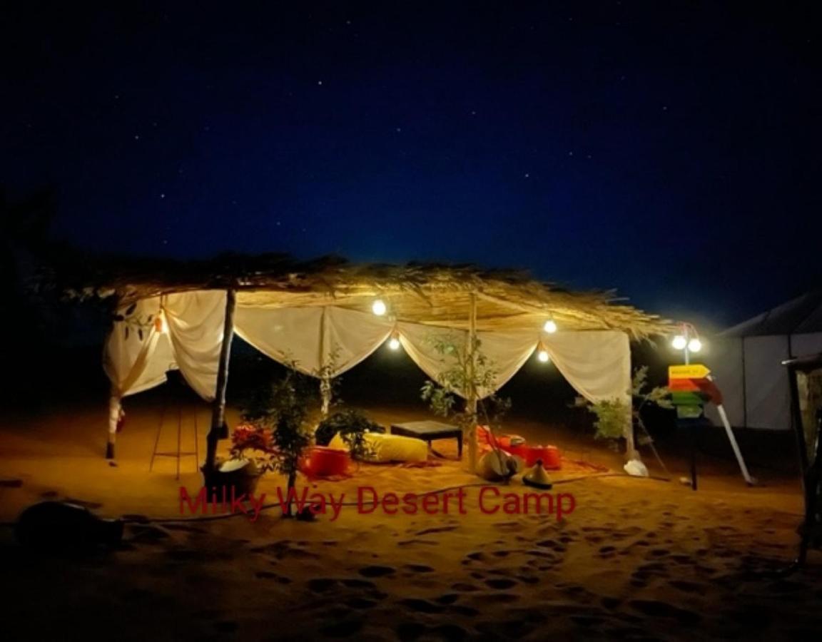 Milky Way Desert Camp 梅尔祖卡 外观 照片