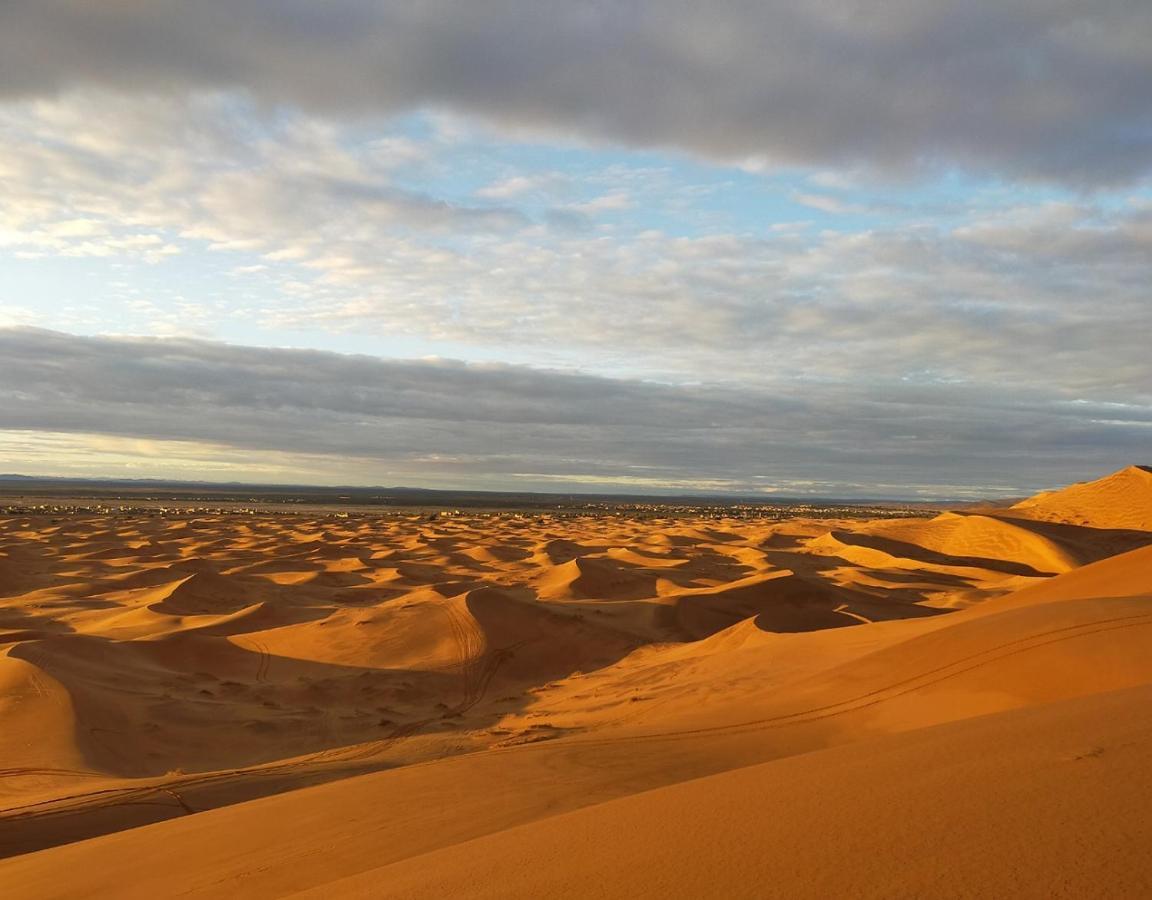 Milky Way Desert Camp 梅尔祖卡 外观 照片